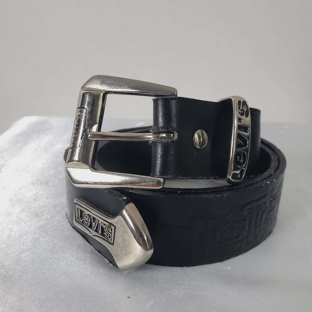 Vintage Levi’s Genuine Leather Black Belt